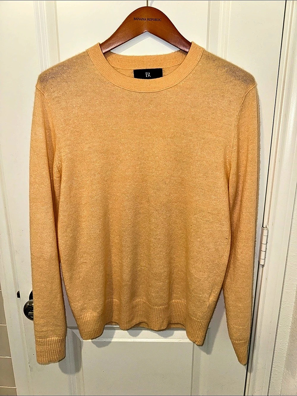 Banana Republic Crew Neck  linen- cashmere Sweater in Orange Size Small Like New